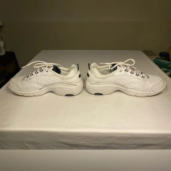 Easy Spirit Women’s White Walking Shoes 8.5 - Picture 3 of 5